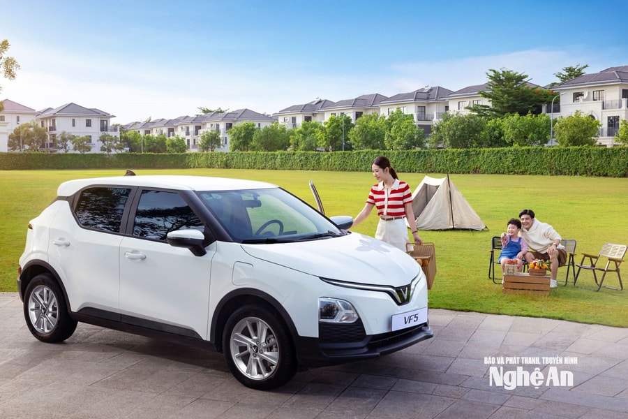 SUV đô thị “tiết kiệm kép” VinFast VF 5: Mua dễ, nuôi còn dễ hơn