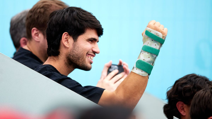 Carlos Alcaraz rút lui khỏi Roland Garros vì chấn thương cổ tay phức tạp