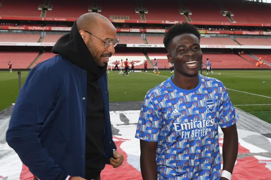 Thierry Henry nhắn nhủ Bukayo Saka: Hãy đưa Arsenal từ bất bại thành bất tử