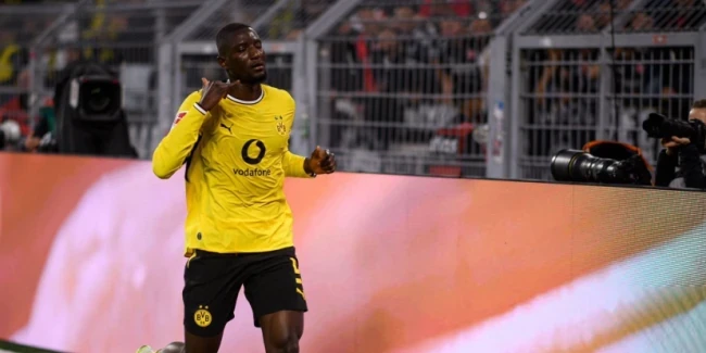 Dortmund ngược dòng hạ Frankfurt 3-2: Bản lĩnh tại Signal Iduna Park