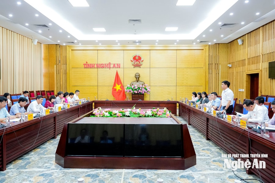 Đoàn công tác Ủy ban Kinh tế và Tài chính của Quốc hội làm việc với tỉnh Nghệ An