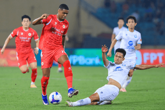 V-League 2025-2026: 'Tân vương' dần lộ diện; Tottenham tiếp tục run rẩy trong cuộc chiến trụ hạng
