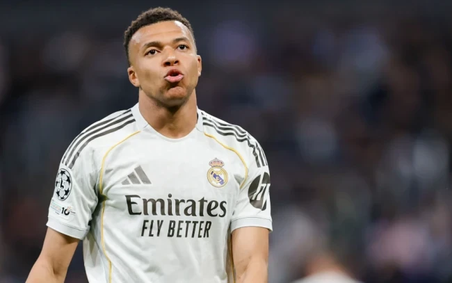 Nghịch lý Kylian Mbappe: Khi những bàn thắng đang làm 'suy yếu' Real Madrid