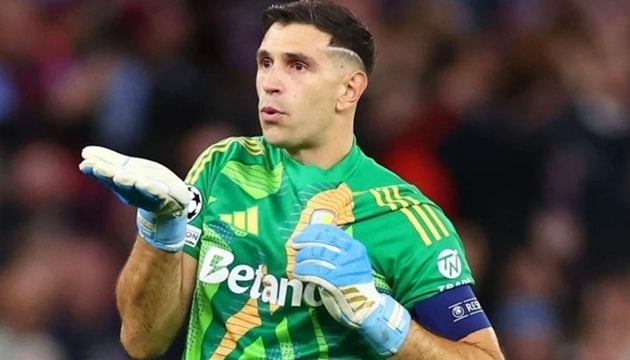 Liverpool nhắm Emiliano Martinez thay Alisson, MU lên kế hoạch đón 5 tân binh