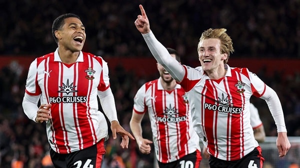 Shea Charles và bản lý lịch 20 triệu bảng: Giải pháp hoàn hảo cho tuyến giữa Man Utd?