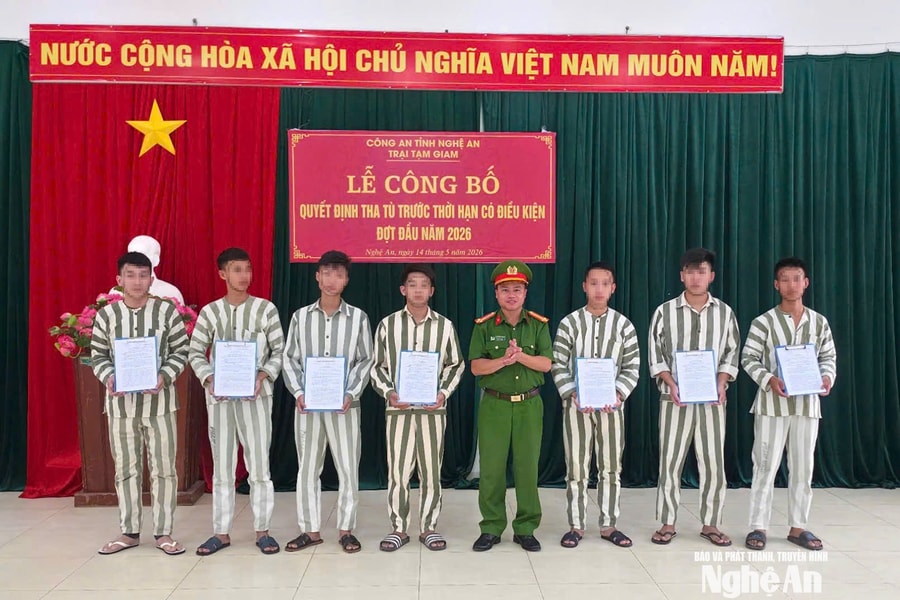 Nghệ An: 7 phạm nhân được tha tù trước thời hạn có điều kiện