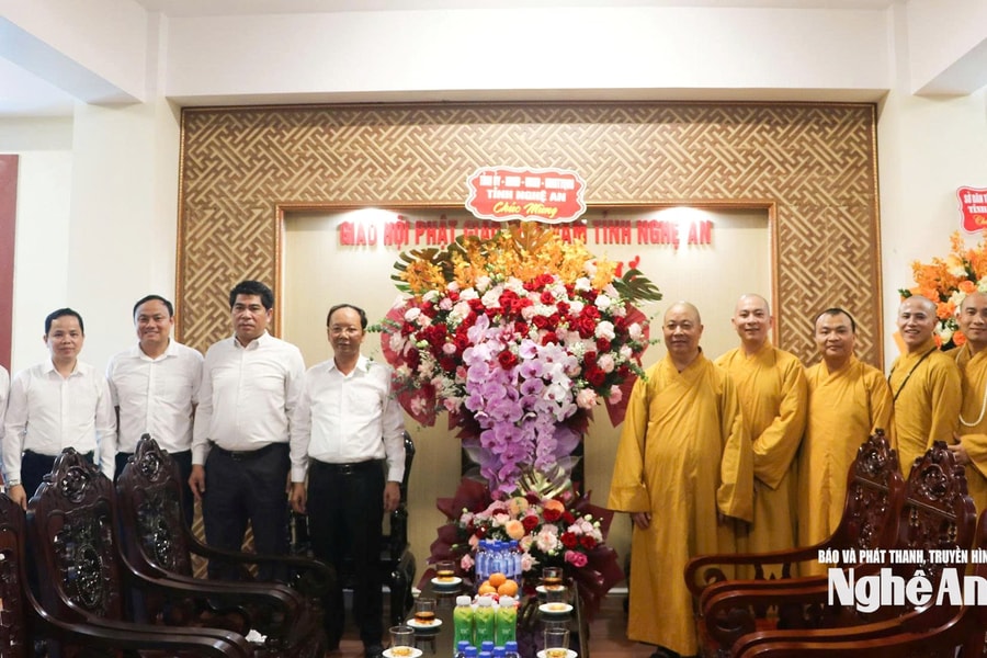 Lãnh đạo tỉnh chúc mừng Ban Trị sự Giáo hội Phật giáo Việt Nam tỉnh Nghệ An nhân Đại lễ Phật đản Phật lịch 2570 - Dương lịch 2026