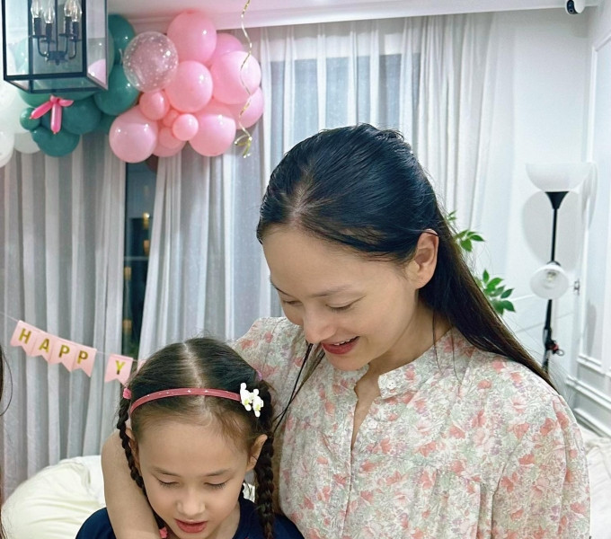 Diễn viên Lan Phương tổ chức sinh nhật 8 tuổi giản dị cho con gái Lina Linh tại Hà Nội