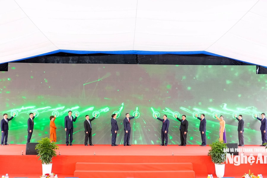 Lễ công bố và khởi công hạ tầng kỹ thuật dự án Nhà máy nhiệt điện LNG Quỳnh Lập