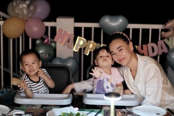 Diễn viên Phương Oanh tổ chức sinh nhật 2 tuổi giản dị cho cặp song sinh Jimmy và Jenny