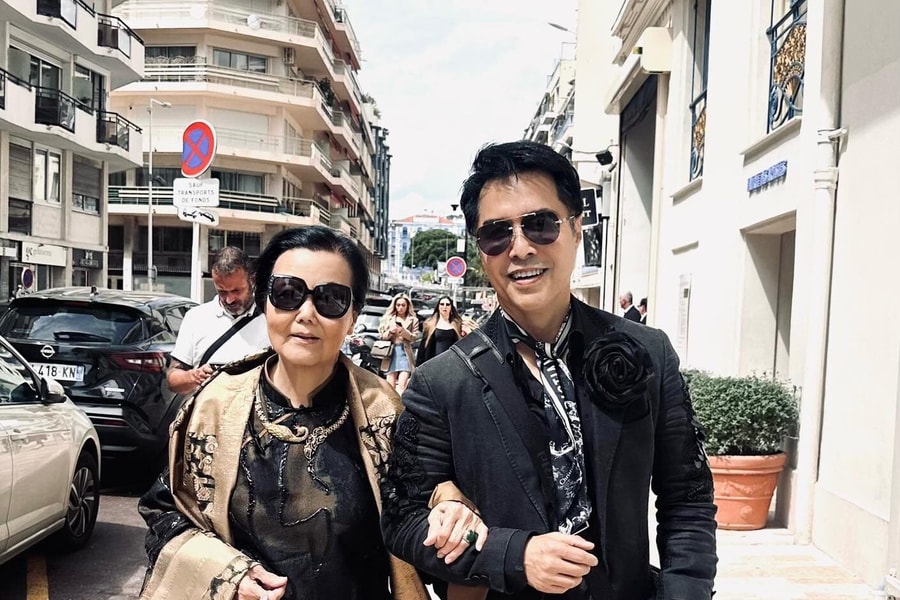 Nghệ sĩ Kiều Chinh diện áo dài truyền thống tại Liên hoan phim Cannes 2026