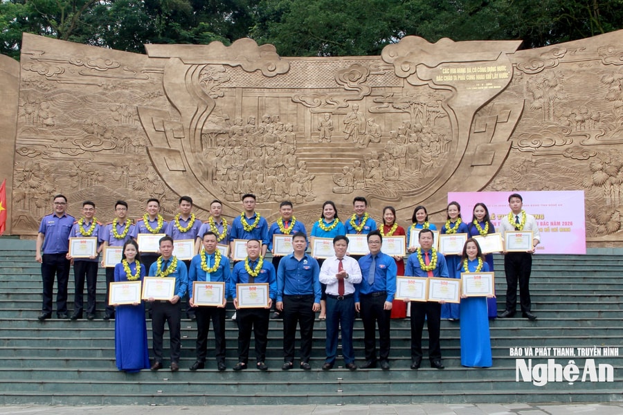 Nghệ An tuyên dương 21 thanh niên tiên tiến làm theo lời Bác năm 2026