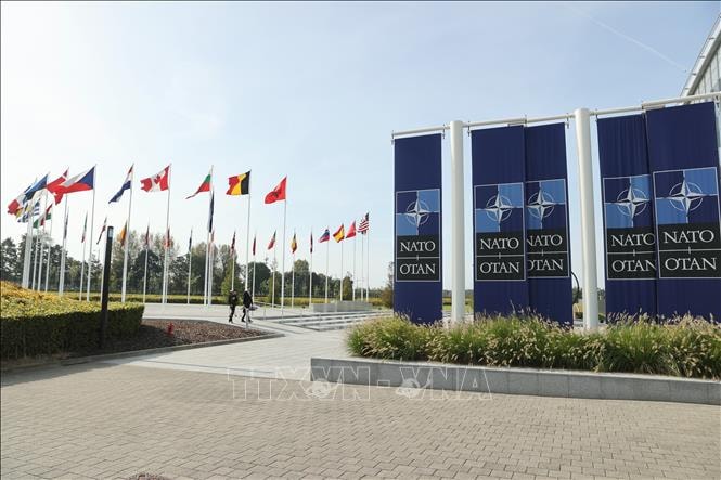 NATO họp khẩn tại Brussels trước nguy cơ cạn kiệt kho tên lửa và vũ khí cao cấp