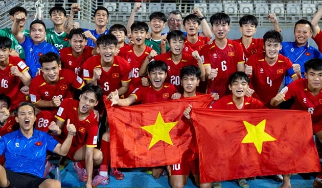 Cổ động viên Thái Lan chỉ trích FAT, kêu gọi học tập kỳ tích World Cup của U17 Việt Nam