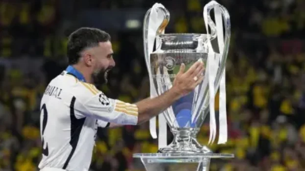 Dani Carvajal chia tay Real Madrid: Dấu chấm hết cho một kỷ nguyên hậu vệ phải vĩ đại