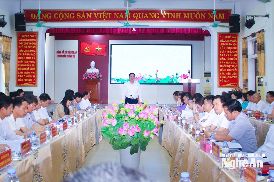 Đồng chí Hoàng Nghĩa Hiếu làm việc với 8 xã vùng đồng bằng và ven biển