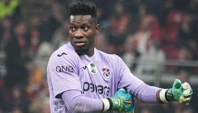 Cánh cửa Man United đóng sập với Andre Onana khi Senne Lammens tỏa sáng