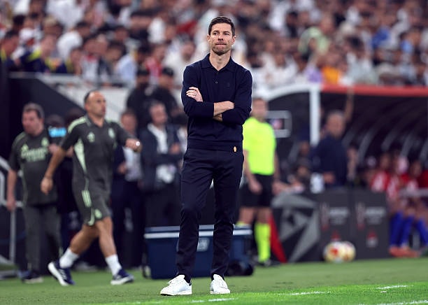 Xabi Alonso chính thức dẫn dắt Chelsea cùng bộ sậu chiến lược từ Bayer Leverkusen