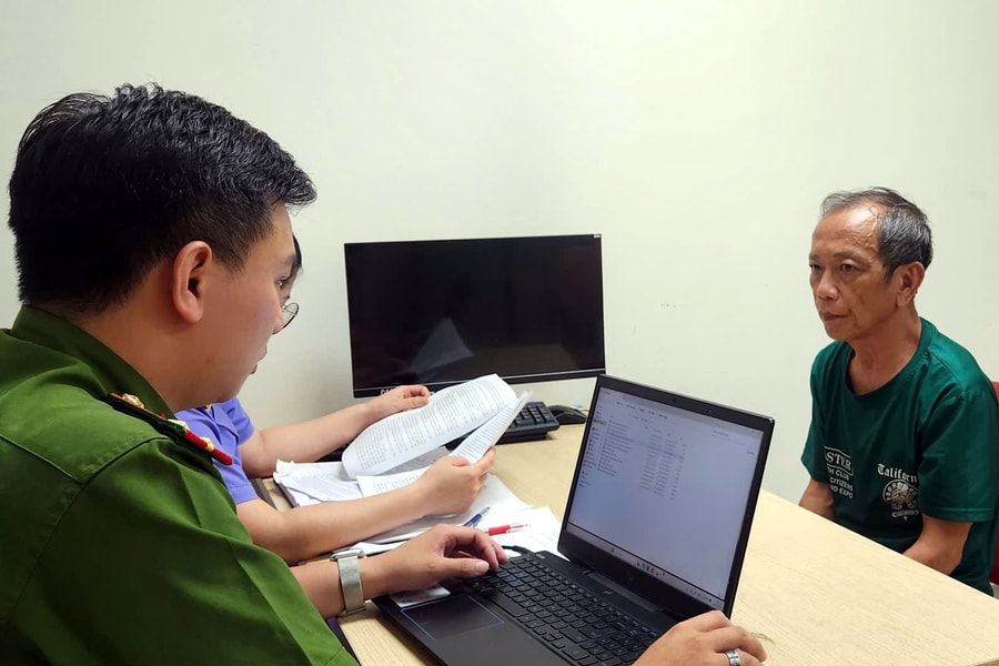 Bắt giữ "thần y" rởm lừa đảo chữa bách bệnh bằng nước ion kiềm