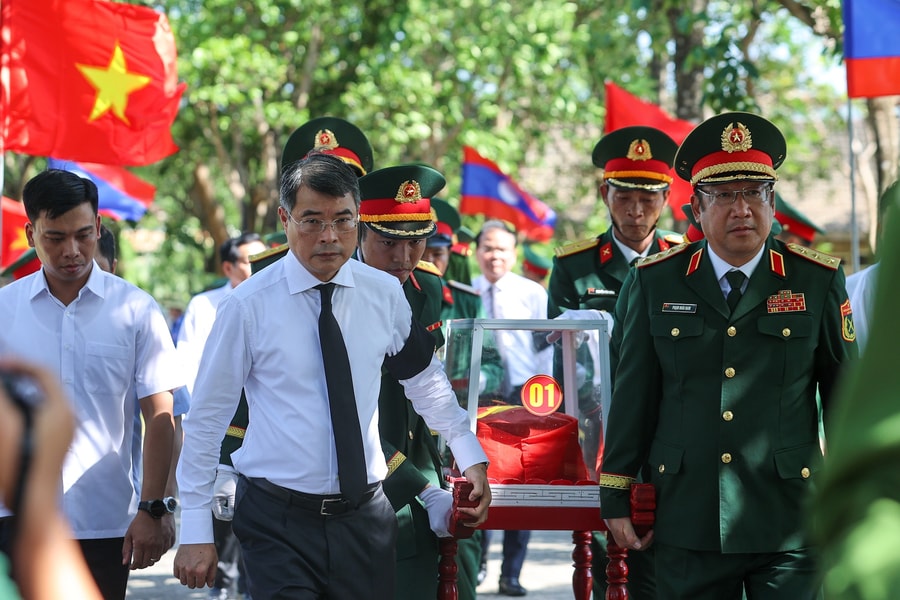 Thủ tướng Lê Minh Hưng dự Lễ truy điệu và an táng hài cốt liệt sĩ tại tỉnh Quảng Trị