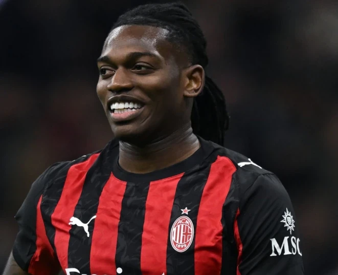 MU chiếm ưu thế chiêu mộ Rafael Leao, Chelsea muốn đưa Thiago Silva trở lại