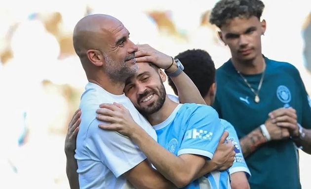 Kỷ nguyên vĩ đại tại Etihad khép lại: Pep Guardiola và dàn công thần đẫm lệ chia tay Man City
