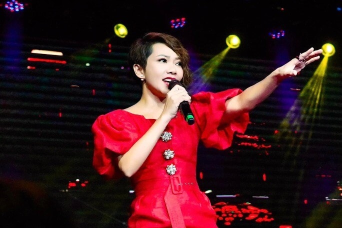Hành trình nghệ thuật và cuộc sống gia đình của Diva Hà Trần