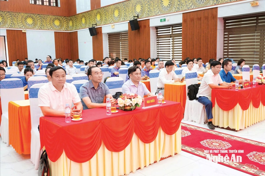 Nâng cao kỹ năng bảo vệ nền tảng tư tưởng của Đảng cho cán bộ, đảng viên Các cơ quan Đảng tỉnh Nghệ An