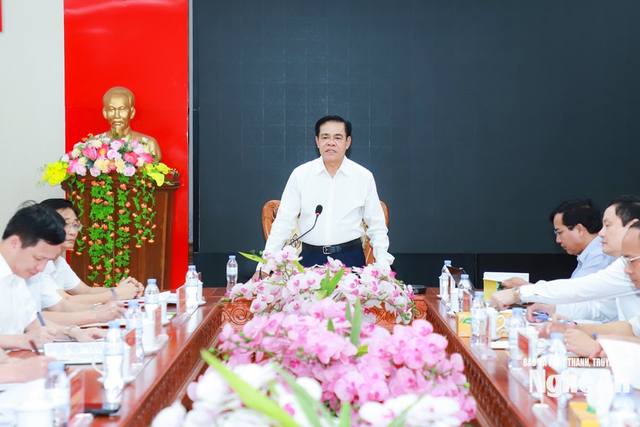 Chủ tịch UBND tỉnh Nghệ An Võ Trọng Hải làm việc với 5 xã vùng cao, biên giới