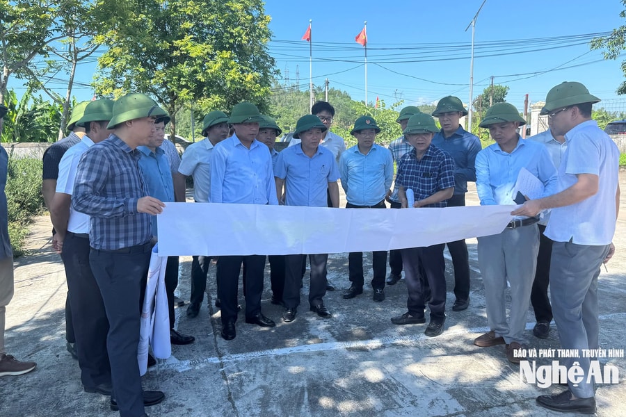 Phó Chủ tịch UBND tỉnh Hoàng Phú Hiền kiểm tra công tác giải phóng mặt bằng Dự án cao tốc Vinh - Thanh Thủy