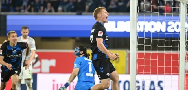 Paderborn thăng hạng Bundesliga: Kịch bản điên rồ và nỗi đau của Wolfsburg