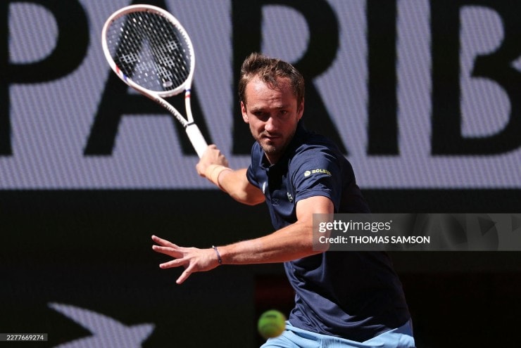 Daniil Medvedev vất vả vượt khó trước Adam Walton tại vòng 1 Roland Garros