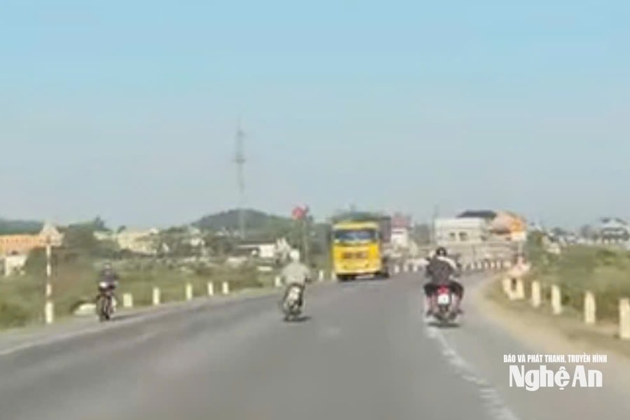 Cảnh sát giao thông Nghệ An vào cuộc xác minh clip nam thanh niên lạng lách, đánh võng trên đường N5