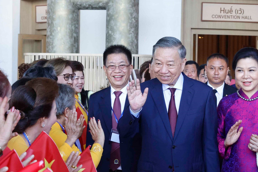 Tổng Bí thư, Chủ tịch nước Tô Lâm gặp gỡ cộng đồng người Việt Nam tại Thái Lan