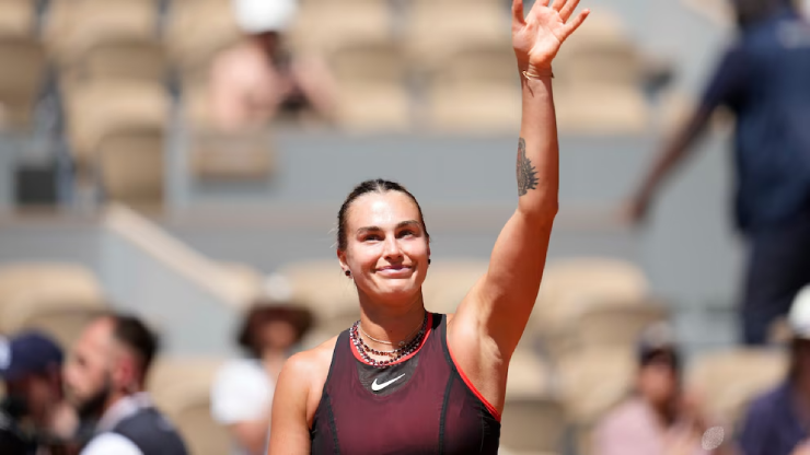 Sabalenka gây sốt với bộ trang sức 2,7 tỷ đồng tại ngày khai màn Roland Garros 2026