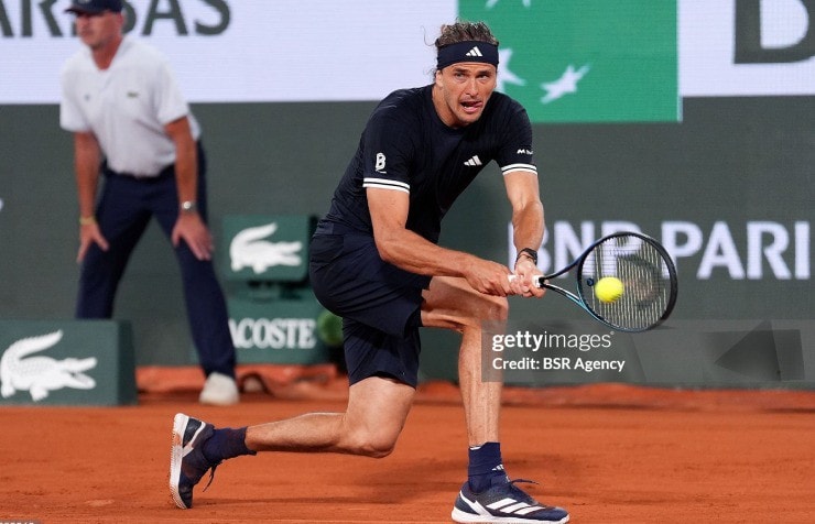 Alexander Zverev phô diễn sức mạnh tại Roland Garros sau chiến thắng 3-0 trước Tomas Machac