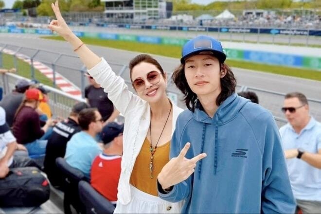 Jennifer Phạm cùng con trai Bảo Nam dự khán giải đua xe F1 tại Canada: Quý tử cao 1,9m gây chú ý