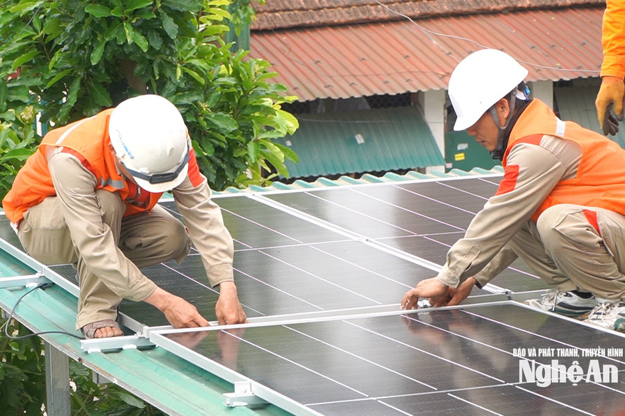 Phát triển điện mặt trời mái nhà: Thêm lực đẩy từ chính sách mới