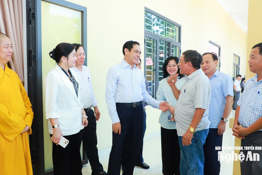 Chủ tịch UBND tỉnh Võ Trọng Hải tiếp xúc cử tri xã Vạn An trước kỳ họp giữa năm 2026 của HĐND tỉnh