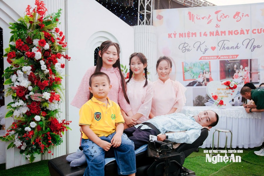 Nghị lực phi thường của "người gỗ" Nguyễn Bá Kỳ