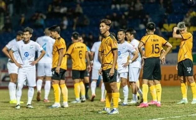 CLB Thanh Hóa trụ hạng V-League 2025-2026 trong bối cảnh khủng hoảng nhân sự và tài chính