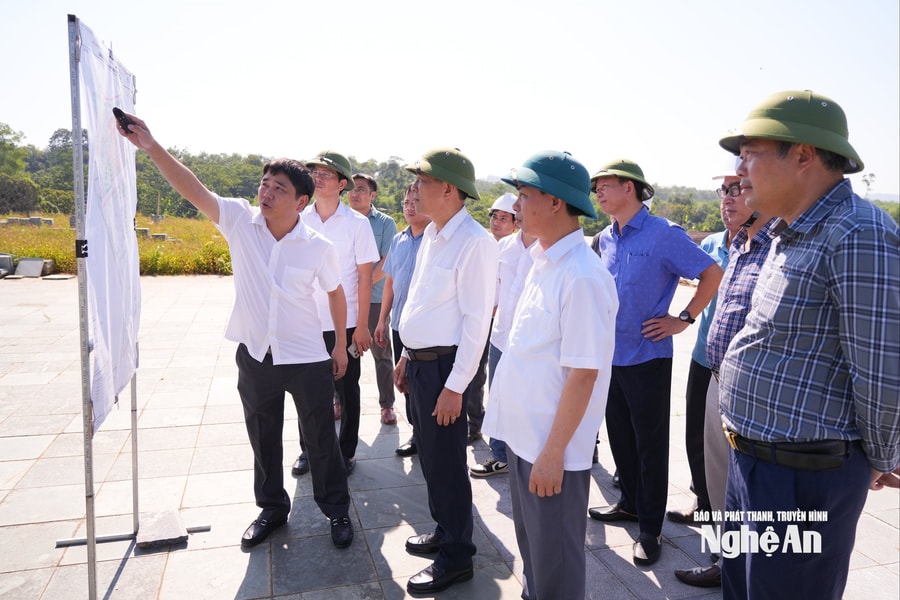 Phó Chủ tịch UBND tỉnh Thái Văn Thành kiểm tra tiến độ thi công các công trình, dự án đầu tư công