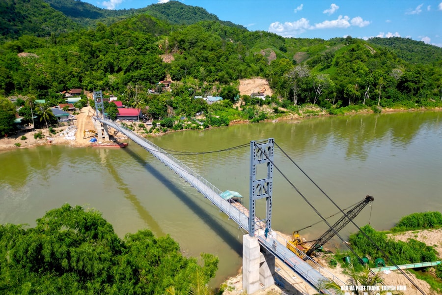 Gấp rút nâng cấp cầu treo bản Lau, xã Tương Dương đưa vào sử dụng trước mùa mưa, bão