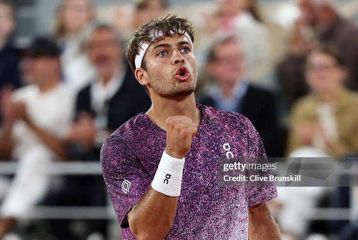 Cobolli ngược dòng hạ Auger-Aliassime tại Roland Garros 2026: Bản lĩnh của một chiến binh