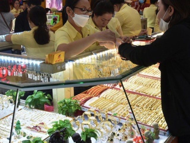 Cập nhật 08:30 sáng 05/06/2026: Giá vàng đa số đi ngang, riêng SJC giảm 0,6 triệu đồng