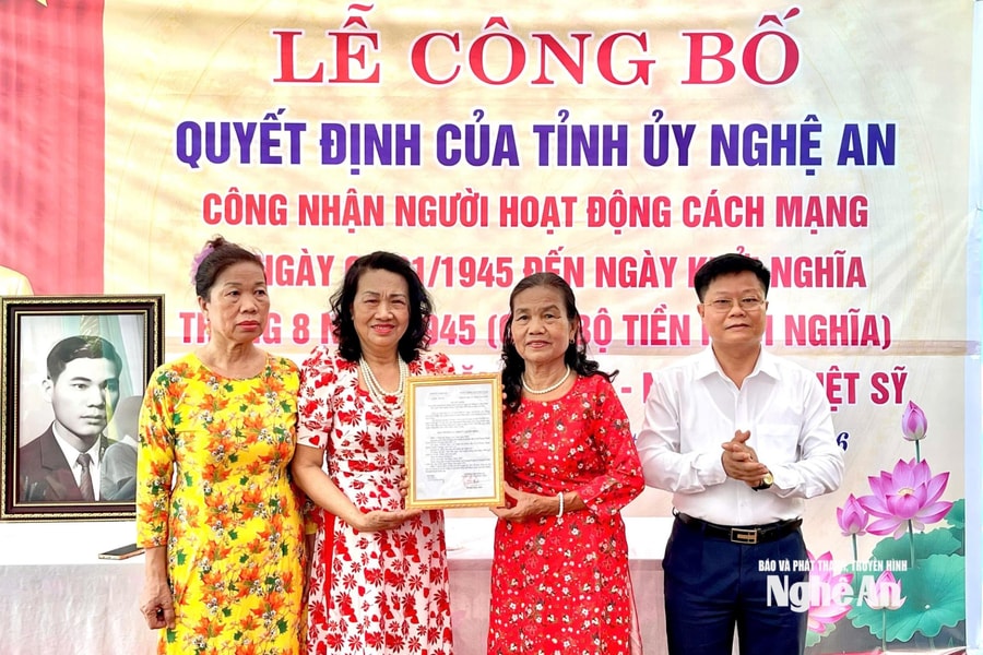 Trao quyết định công nhận người hoạt động trước Cách mạng Tháng Tám cho nhà báo, liệt sĩ Đặng Loan