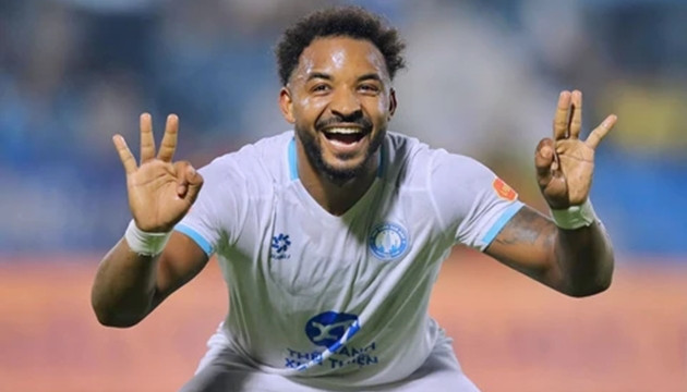 Nguyễn Xuân Son lập hat-trick đẳng cấp dập tan hoài nghi của báo giới khu vực
