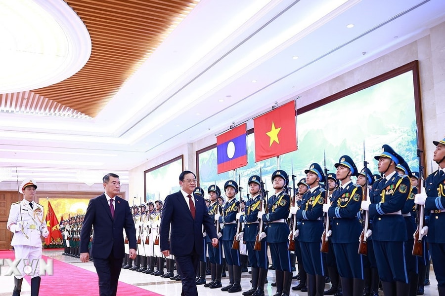 Thủ tướng Lê Minh Hưng chủ trì lễ đón chính thức Thủ tướng Lào Sonexay Siphandone