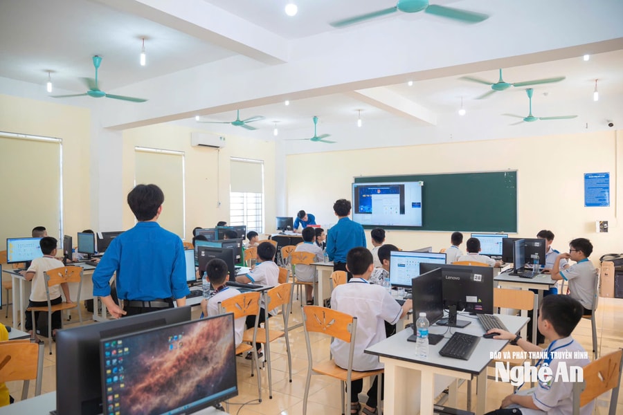 Hơn 200 thí sinh, đội nhóm xuất sắc tham gia Hội thi Tin học trẻ tỉnh Nghệ An lần thứ 32 năm 2026