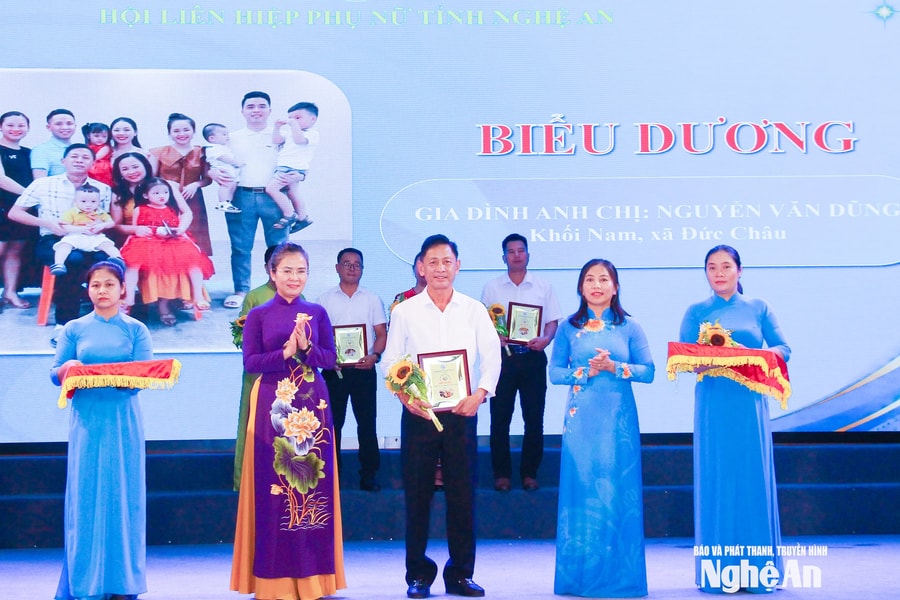 Nghệ An tôn vinh 50 gia đình tiêu biểu, lan tỏa giá trị yêu thương và trách nhiệm
